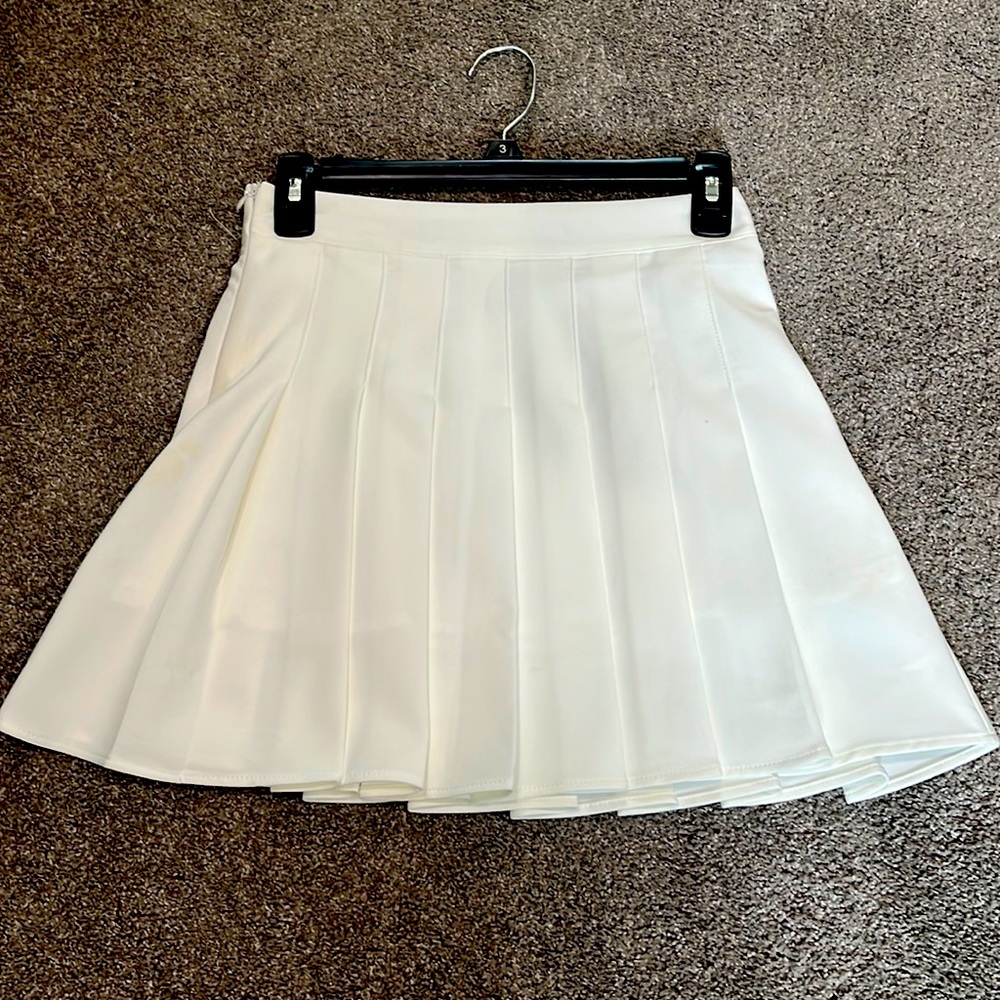 Pleated skirt
